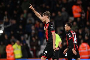 皇马有意！19岁中卫怀森在2025年共完成25次拦截，是英超同期最多