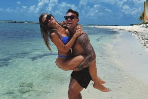 【社交秀】充电时间，球员与妻子享受沙滩与美景