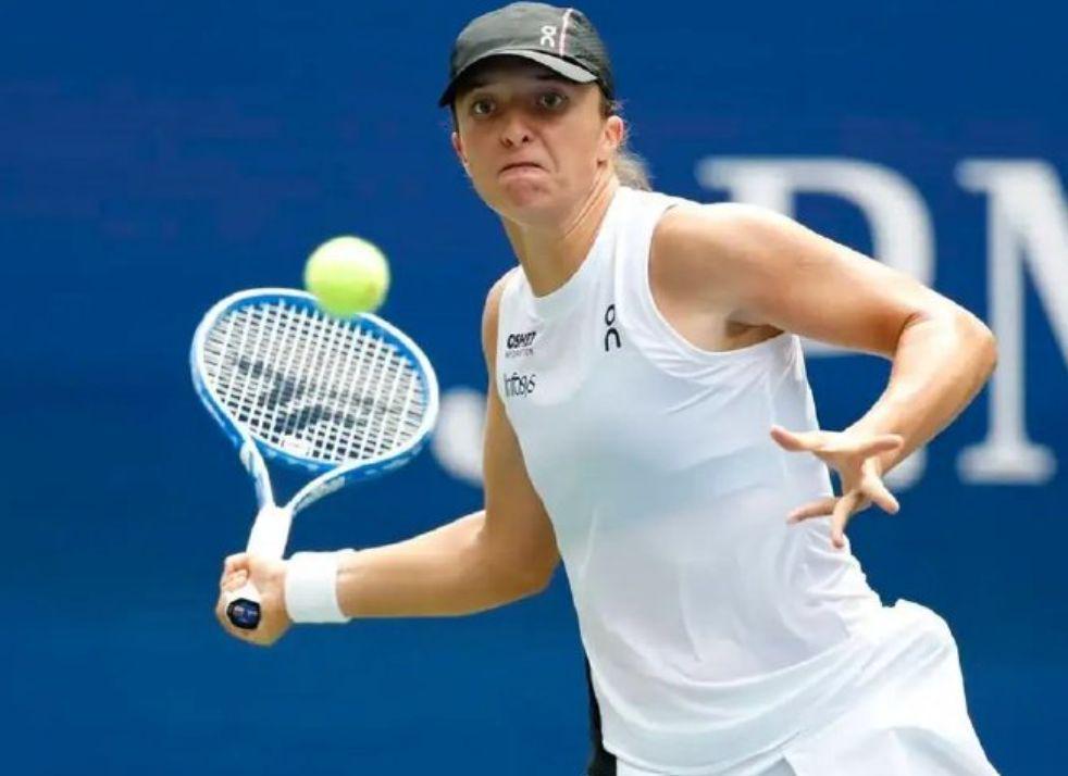 九游体育官网-54天前打对手2-0！斯瓦泰克遭复仇后怒怼记者：你精神才崩溃了呢