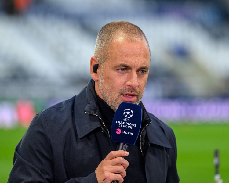 九游体育下载-乔·科尔：欧冠决赛将是阿森纳对阵曼城 巴萨那套高位防守赢不了